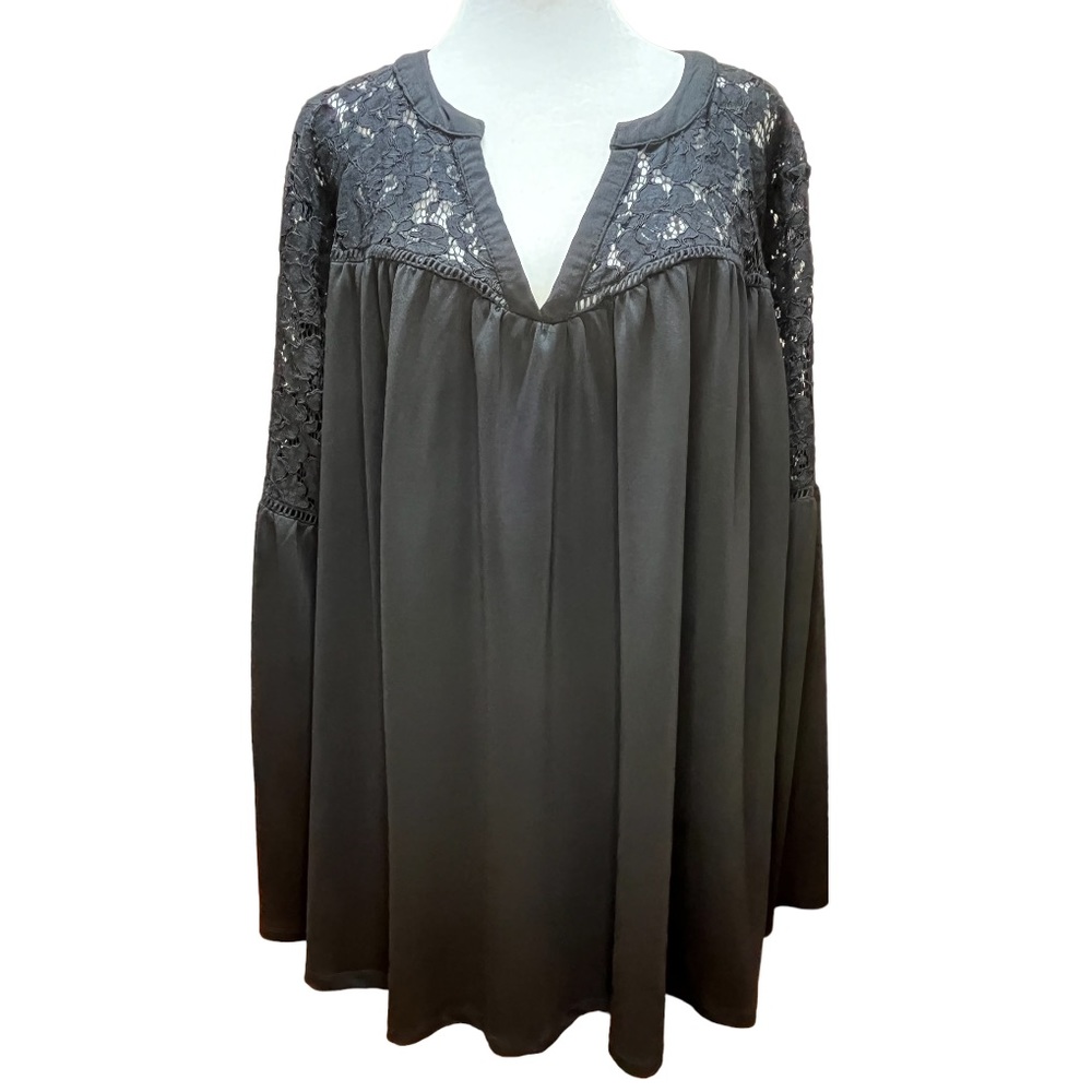 Plus Size Belle Sleeve Lace Accent Top